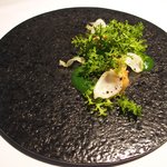 レストラン ローブ - ランチコース 6933円 の帆立貝 鎌倉からし菜
