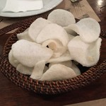Fely J's Kitchen - お通し？のスナック菓子。