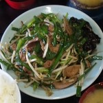 キッチンあべ - ニラレバ炒め