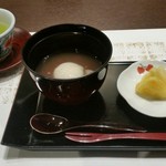 会席茶屋 菊泉 - デザートのお汁粉とパイン