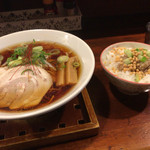 麺舎 ヒゲイヌ - 