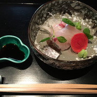 懐石料理 桝田 - お造りは鯛。皮も美味しい。