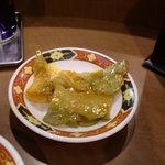 でっかい餃子 曽さんの店 - お通しのザーサイが何気に美味い！