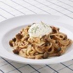 <Meat> Plenty of mushroom bolognese topped with melty cheese