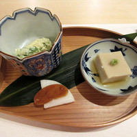 夷川 鮨 すずか - 1】自家製胡麻豆腐 水菜白和え カラスミ大根