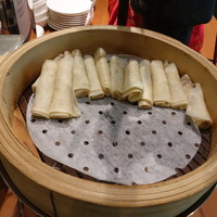 中国料理 「王朝」 ヒルトン名古屋 - ２０１７年の北京ダックはごらんのとおり最悪。薄餅(パオピン)はあつく中は見えません