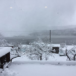 徳山鮓 - 窓から見える余呉湖