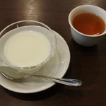 中国菜 膳房 - 杏仁豆腐とお茶