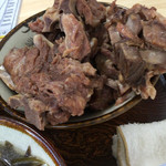 丼からはみ出るだし骨(笑)