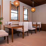 田園茶屋　いとわ - お店に入るとテーブル席が並びます。食事するには一番良いかな。