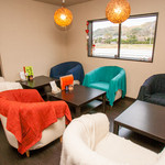 田園茶屋　いとわ - 真ん中はソファ席。コーヒーとスウィーツでゆったりまったりしたい。