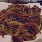 中国料理 王記 - 牛肉ステーキ２００㌘乗せごはん８２０円