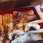 上村うなぎ屋 - 身はこんな感じ^^;