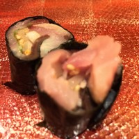 鮨　日本橋　鰤門 - 〆さば海苔巻き