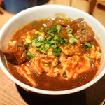 焼鳥スエヒロガリ - モツ煮と小ぶりなオムライス