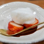 京天神 野口 - 苺＆白ワインのソルベ