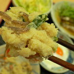 家族厨房 ひっきり - おからベースの和え物？かな、美味しいです。