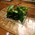 pas à pas... - シンプルなグリーンサラダ（ハーフ、３００円）。ドレッシングは綺麗な味。(^^♪