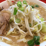 ラーメン 骨々亭 - ラーメン 790円
            野菜たっぷりです