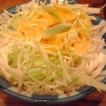 やき鳥三太郎 - 焼き鳥に付いてくるキャベツ(2016年12月30日撮影)