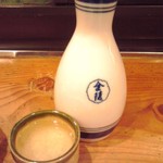 やき鳥三太郎 - 日本酒(大) ８１０円(税込)(2016年12月30日撮影)