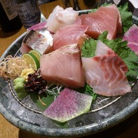ダイナミックキッチン＆バー 響  新宿サザンタワー店 - 刺身６種
