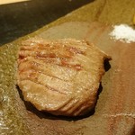 おにく 花柳 - 和牛タン 塩 レモン