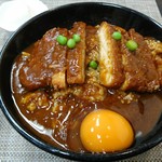 笑楽亭 - デミカツ丼（生玉子IN）