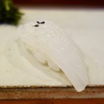 鮨匠 のむら - ［2016/12］寿司① あおりいかの握り 塩 ごま