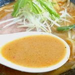 麺好き うるふ - くれない味噌【スープ】