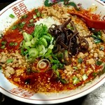 山嵐黒虎 - 「赤」背脂辛豚骨　800円(税込)