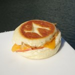 コトリパン - ハムチーズと鶏のパニーニ