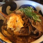 大阪 肉玉屋 - ソースの下から玉子とケチャップライス