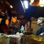 立ち呑み隗 - 新板談義に花が咲く