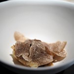 エクアトゥール - オマール海老のポワレ　フカヒレソース　アルバ産白トリュフ