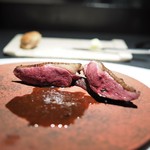 エクアトゥール - 琵琶湖網取り鴨のロースト　エシャロットのソース