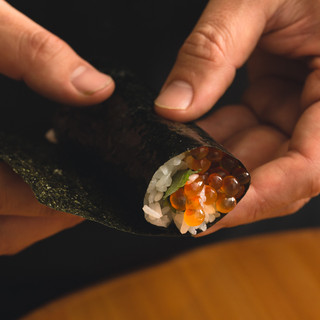 炙りたての高級海苔で味わう海苔手巻き
