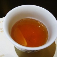 吉星 - 席に着くとすぐに出て来たお茶