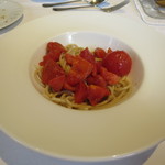 ウシマル - フルーツトマトのパスタ
