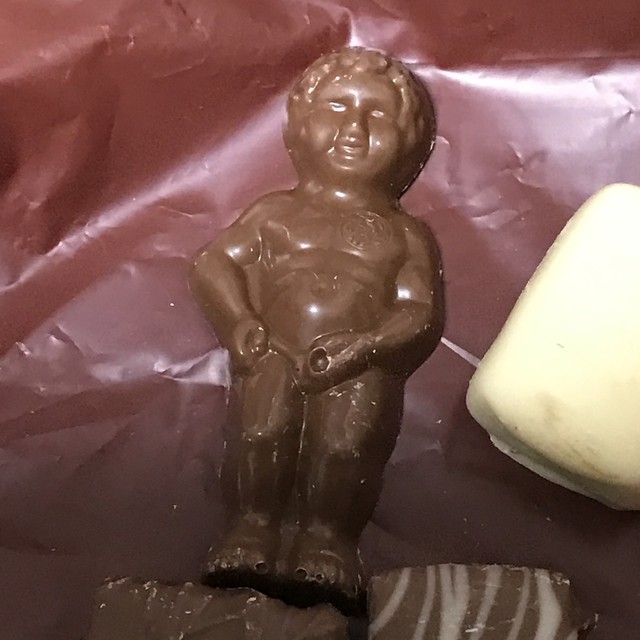 ごろごろ しょんべん小僧チョコ グランプラス限定 Leonidas By あやかわれいれい Leonidas グランプラス周辺 チョコレート 食べログ ごろごろ しょんべん小僧チョコ グランプラス限定 Leonidas By あやかわれいれい Leonidas グランプラス周辺 チョコレート 食べログ