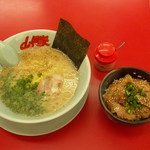 山岡家 - 朝ラーメン（脂普通・味薄め）＆ミニチャーシュー丼 