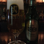 Bar R - Beer 〈Germany〉イェーバー 850円。