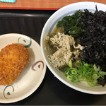 かのや - あら？コロッケうどん頼んだのに別皿になっちゃった