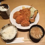 ろくまる五元豚 - ミックスフライ（鯵・メンチ・チキンｘ2）定食1,000円