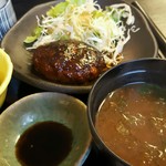 魚の蔵 - ハンバーグと味噌汁