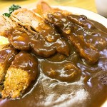 洋食 ZORO - チキンカツ、ヒレカツ、メンチカツの三色カツカレー