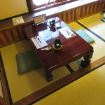 松籟庵 - 座敷の広間で頂きます♪