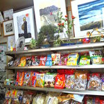 分水堂菓子舗 - お菓子も売ってます