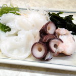 一平 - イカとタコの刺身を盛り合わせで