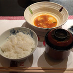 柿安 - ご飯と味噌汁・お新香